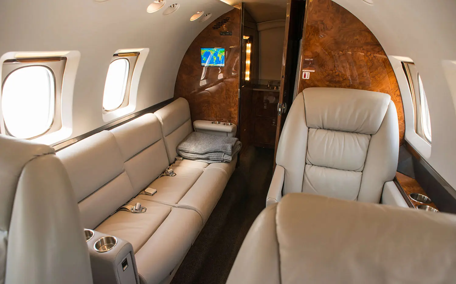 Beechcraft Hawker 800XP N989ST operated by Trinity Private Jet Charter photo 5