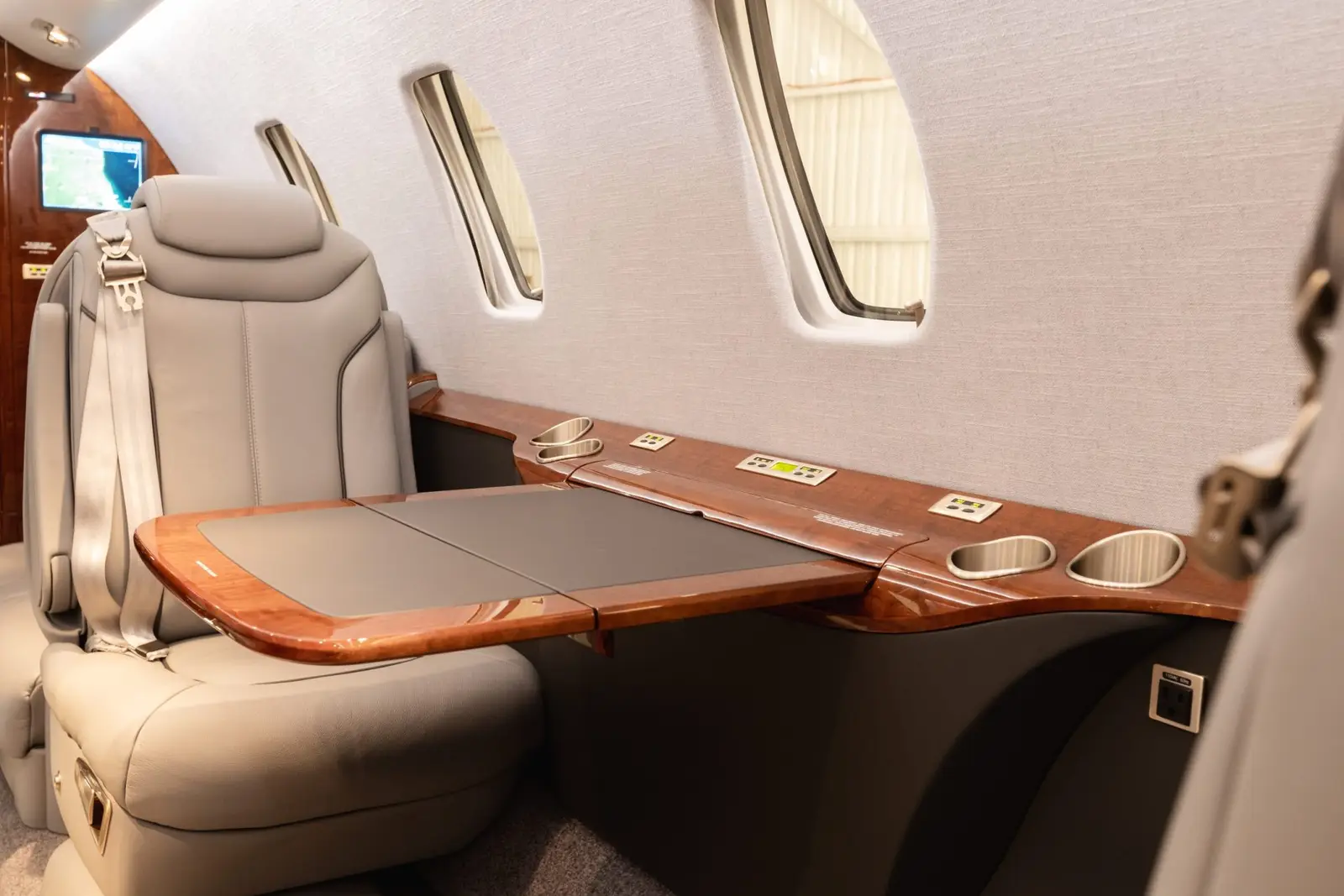 Cessna Citation XLS+ N98HT operated by Aviation Advisor, Inc. photo 2