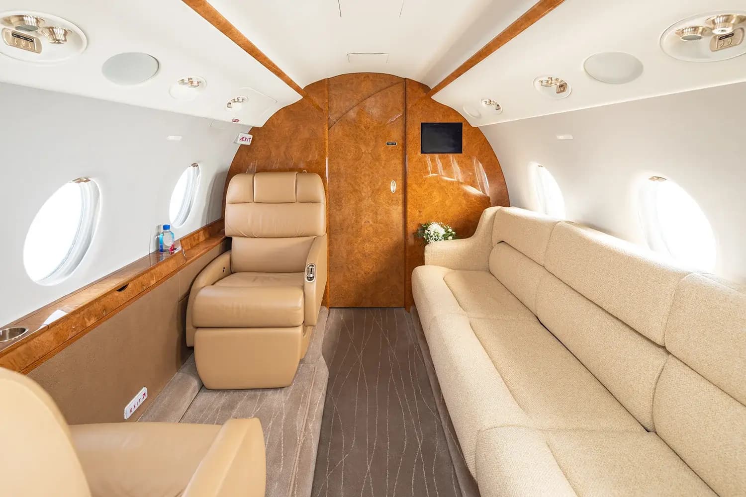 Gulfstream G200 N990JT operated by FLYTRU photo 5