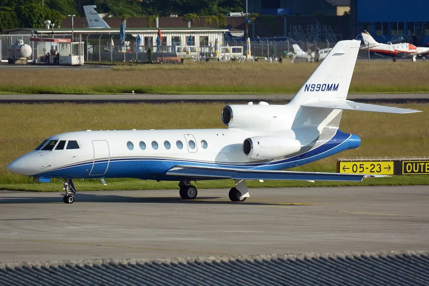 Dassault Falcon 50 N990MM