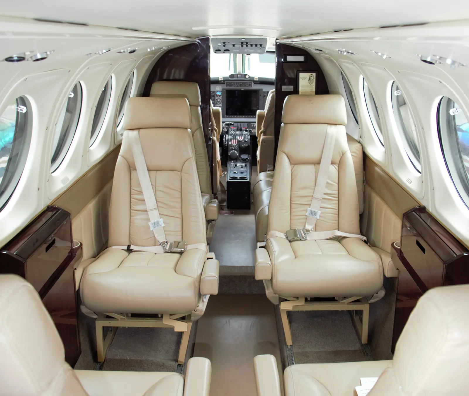 Beechcraft King Air 200 N991SU operated by Air Unlimited photo 2