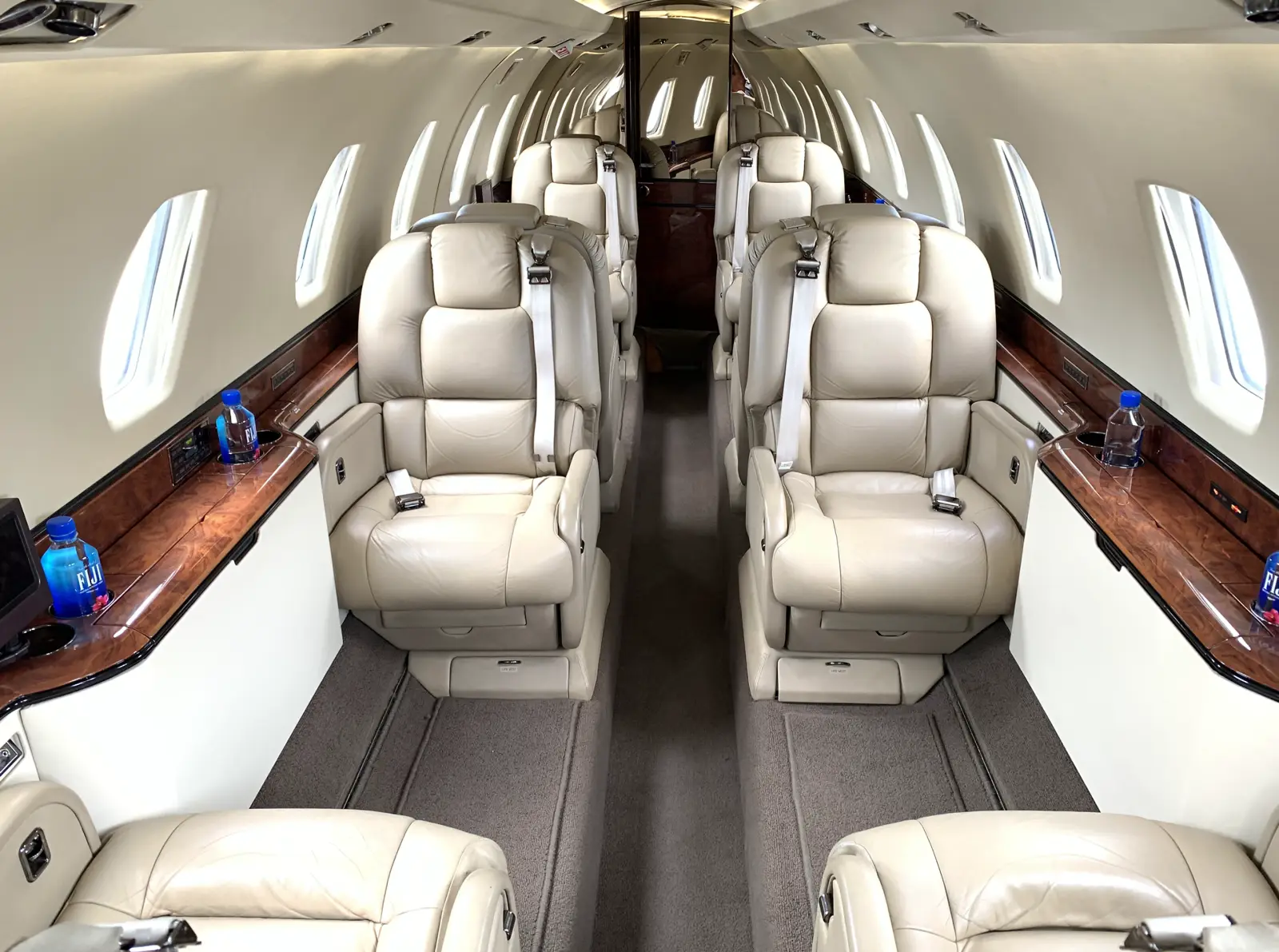 Cessna Citation X N992MG operated by Baker Aviation, LLC, KORD photo 4