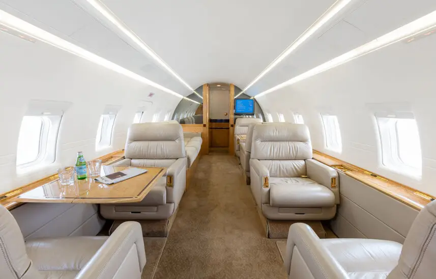 Bombardier Challenger 601-3A N993SA operated by Worldwide Jet Charter, Inc. photo 2