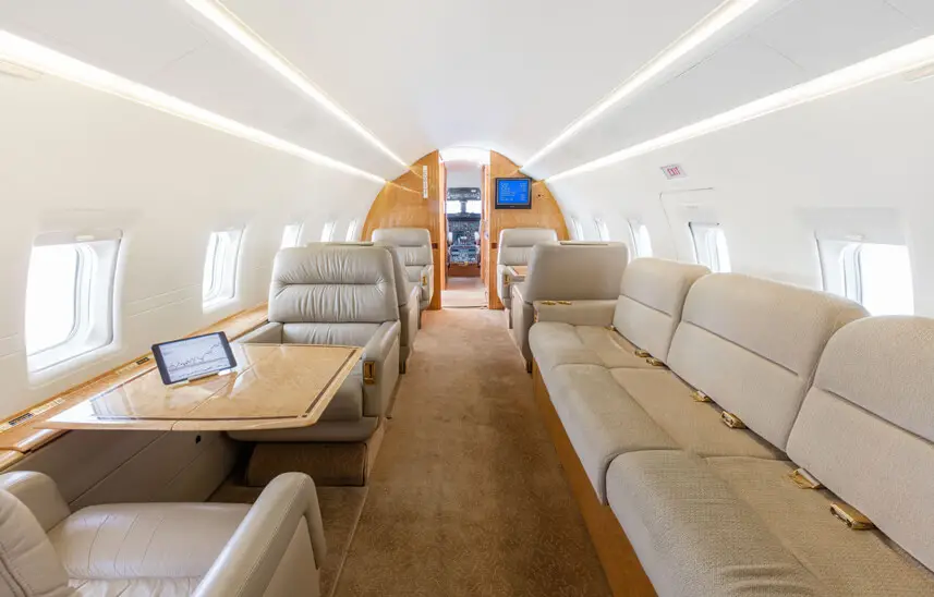 Bombardier Challenger 601-3A N993SA operated by Worldwide Jet Charter, Inc. photo 5