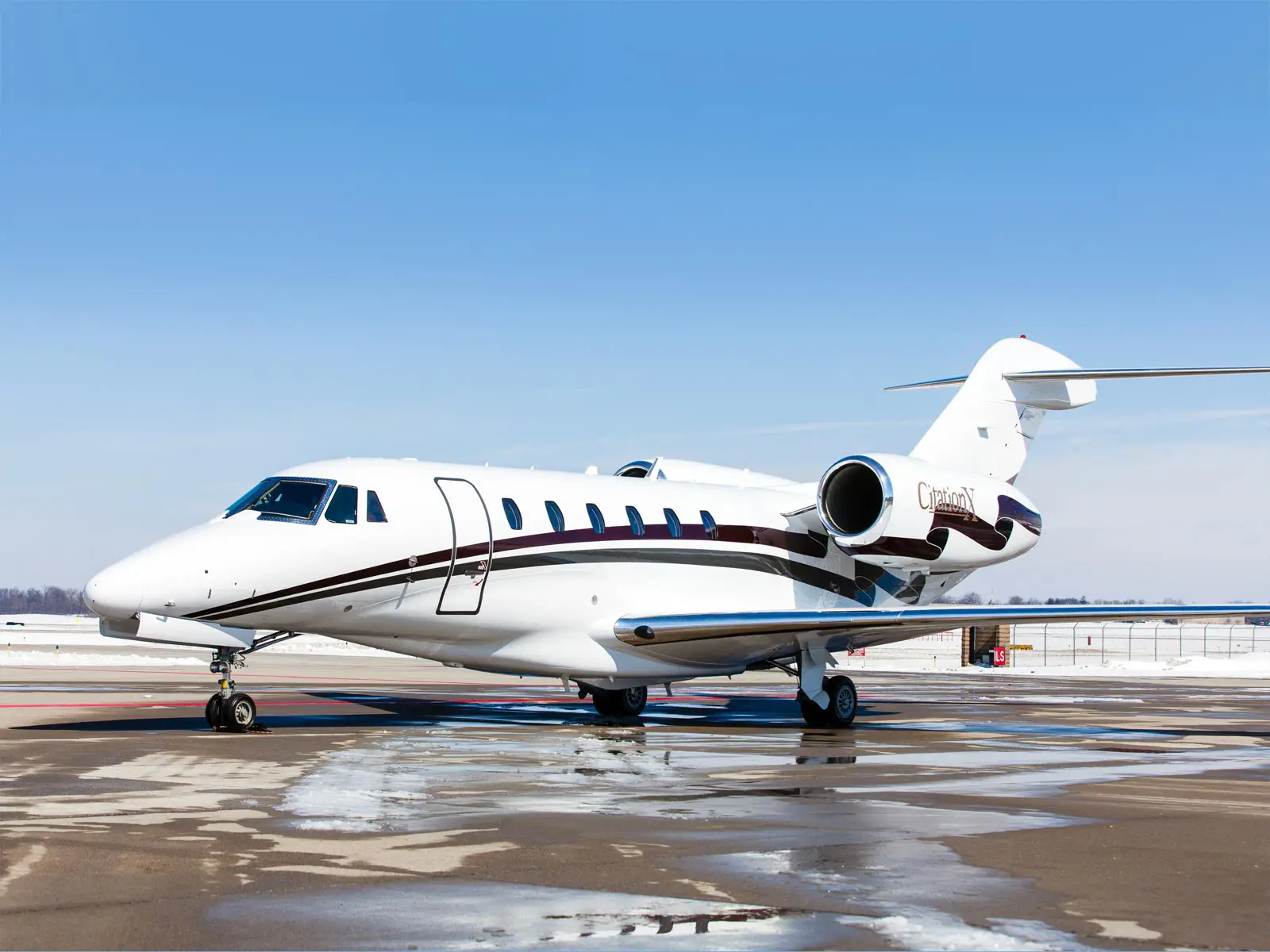 Cessna Citation X N998CX operated by Mountain Aviation photo 4