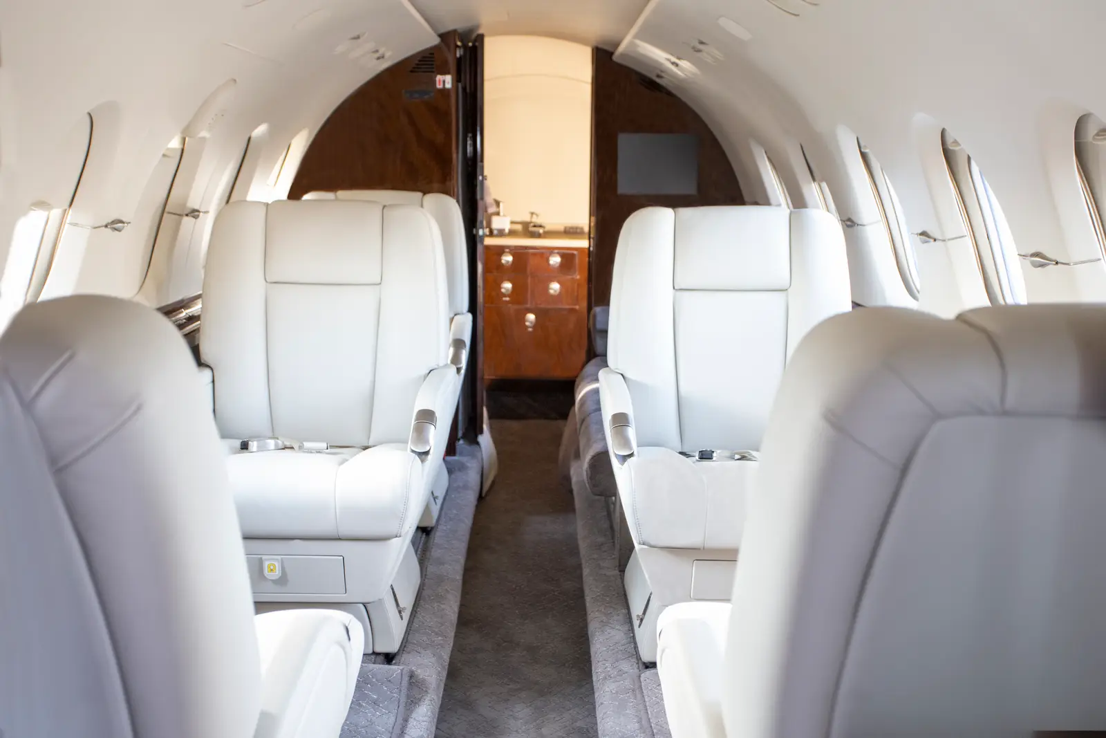 Beechcraft Hawker 900XP N999PR operated by Cirrus Aviation Services photo 5