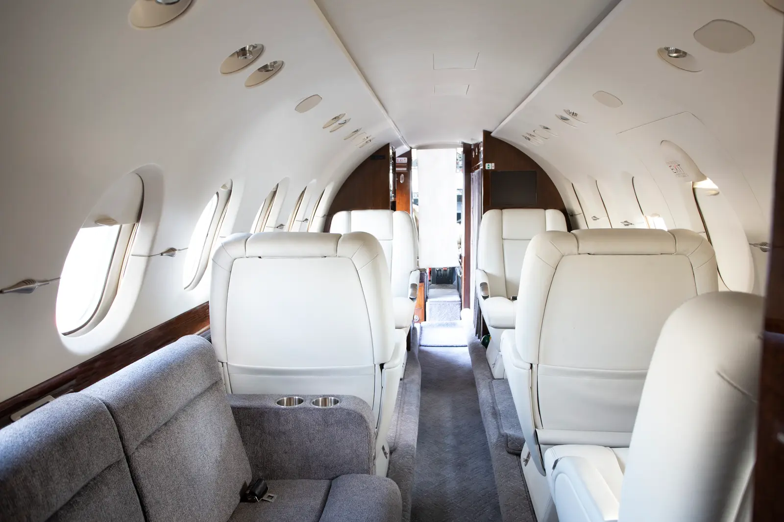 Beechcraft Hawker 900XP N999PR operated by Cirrus Aviation Services photo 6