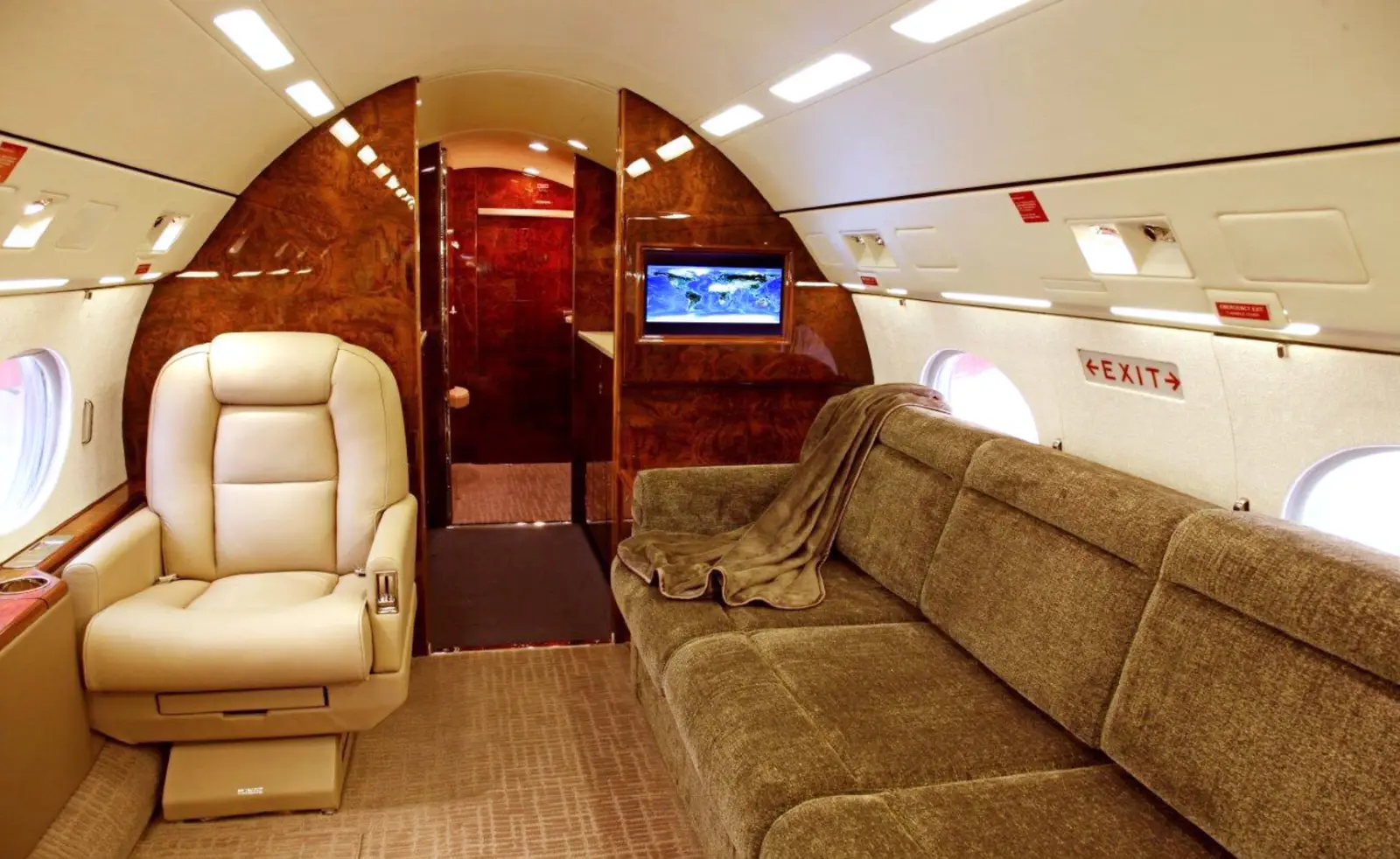 Gulfstream IV-SP N999TR operated by Aircraft Transport Service photo 5