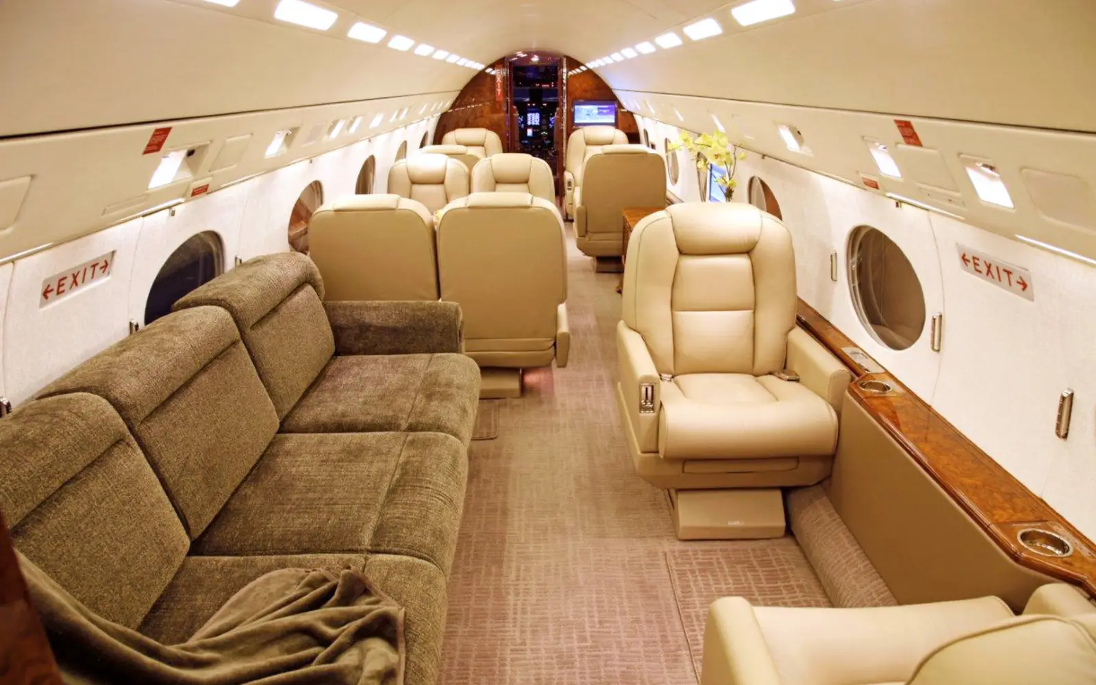 Gulfstream IV-SP N999TR operated by Aircraft Transport Service photo 6