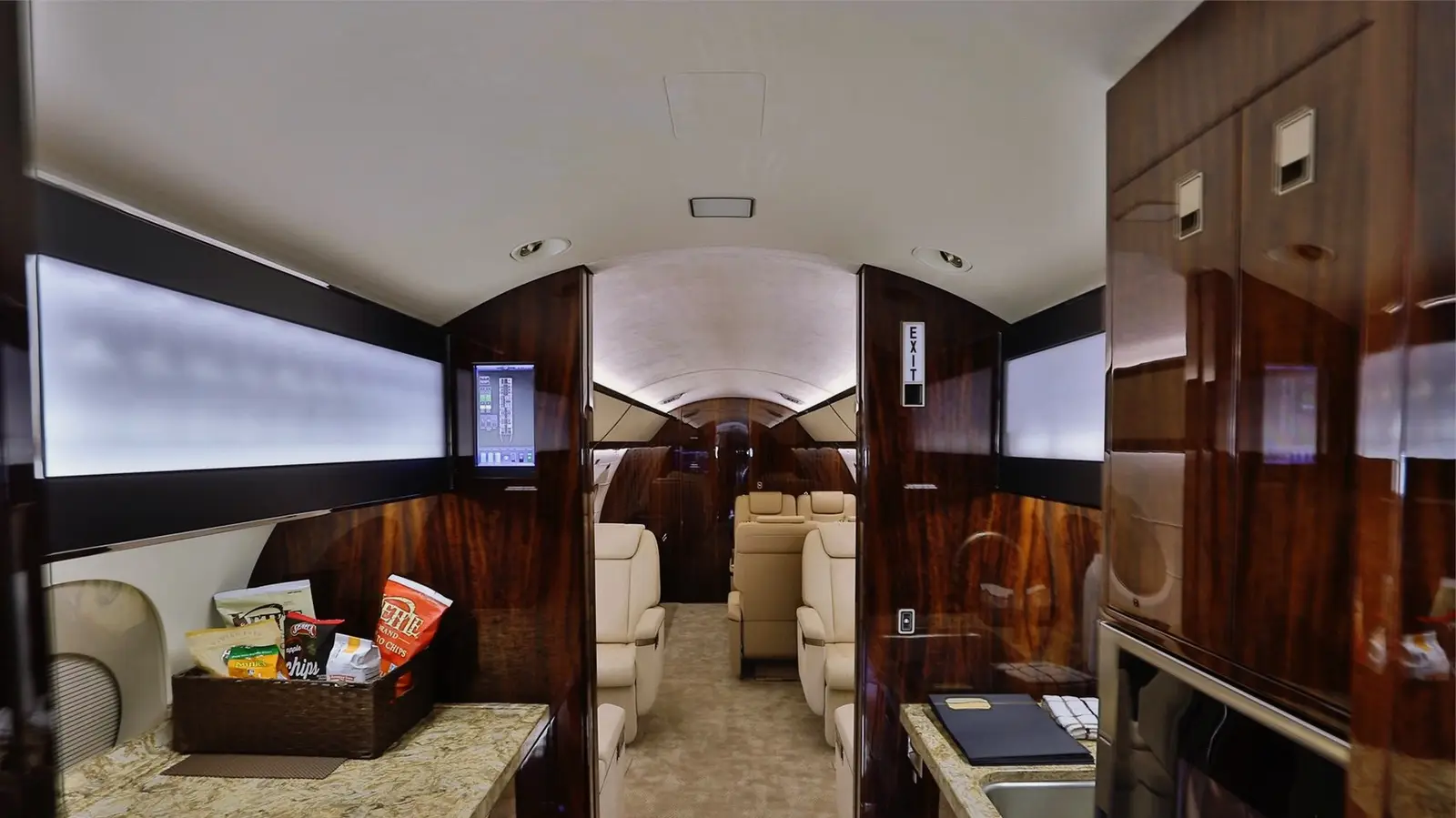 Gulfstream G650ER N99KZ operated by VIP Global photo 6
