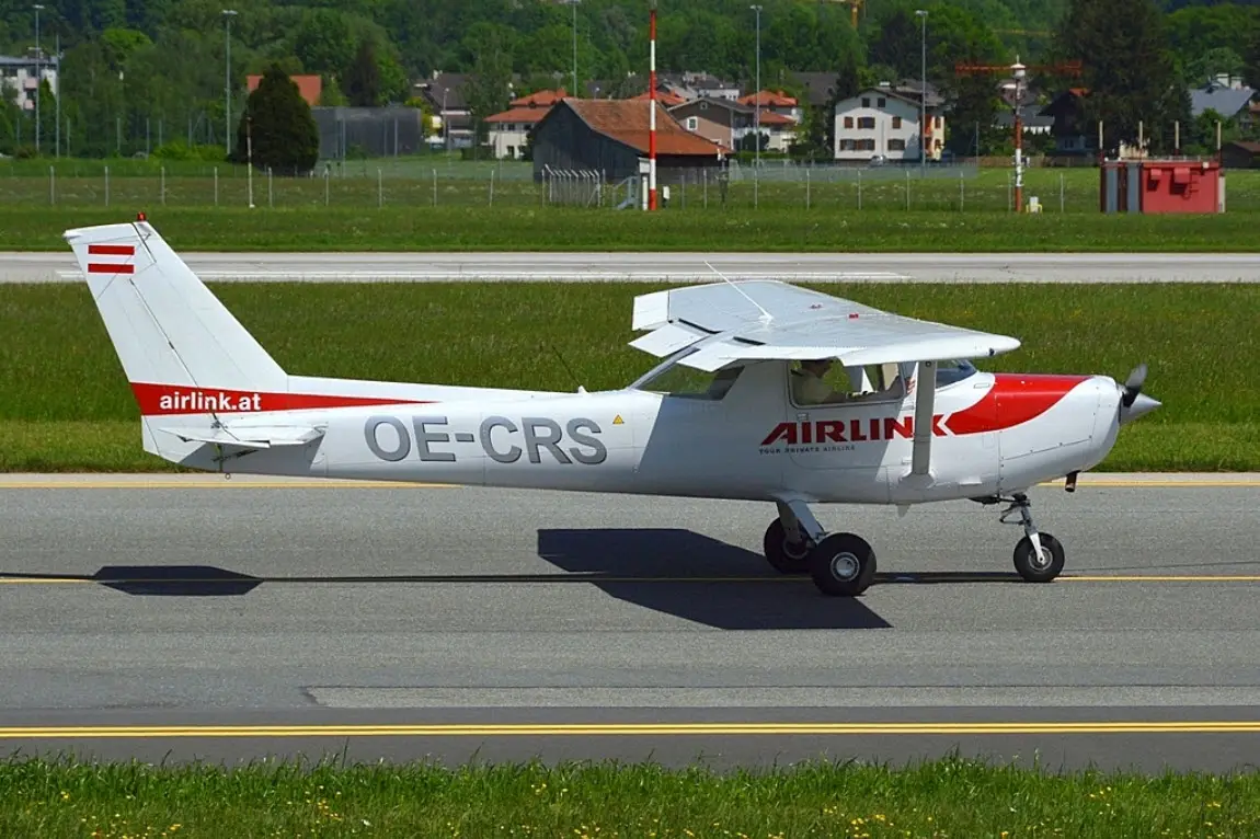 Cessna 152 OE-CRS operated by Airlink Luftverkehrs GmbH, exterior