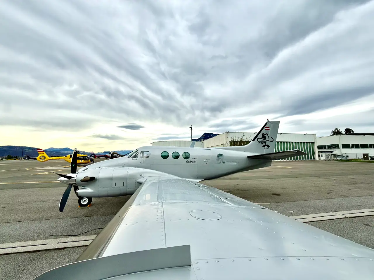 Beechcraft King Air C90A OE-FHL operated by Airlink Luftverkehrs GmbH photo 2