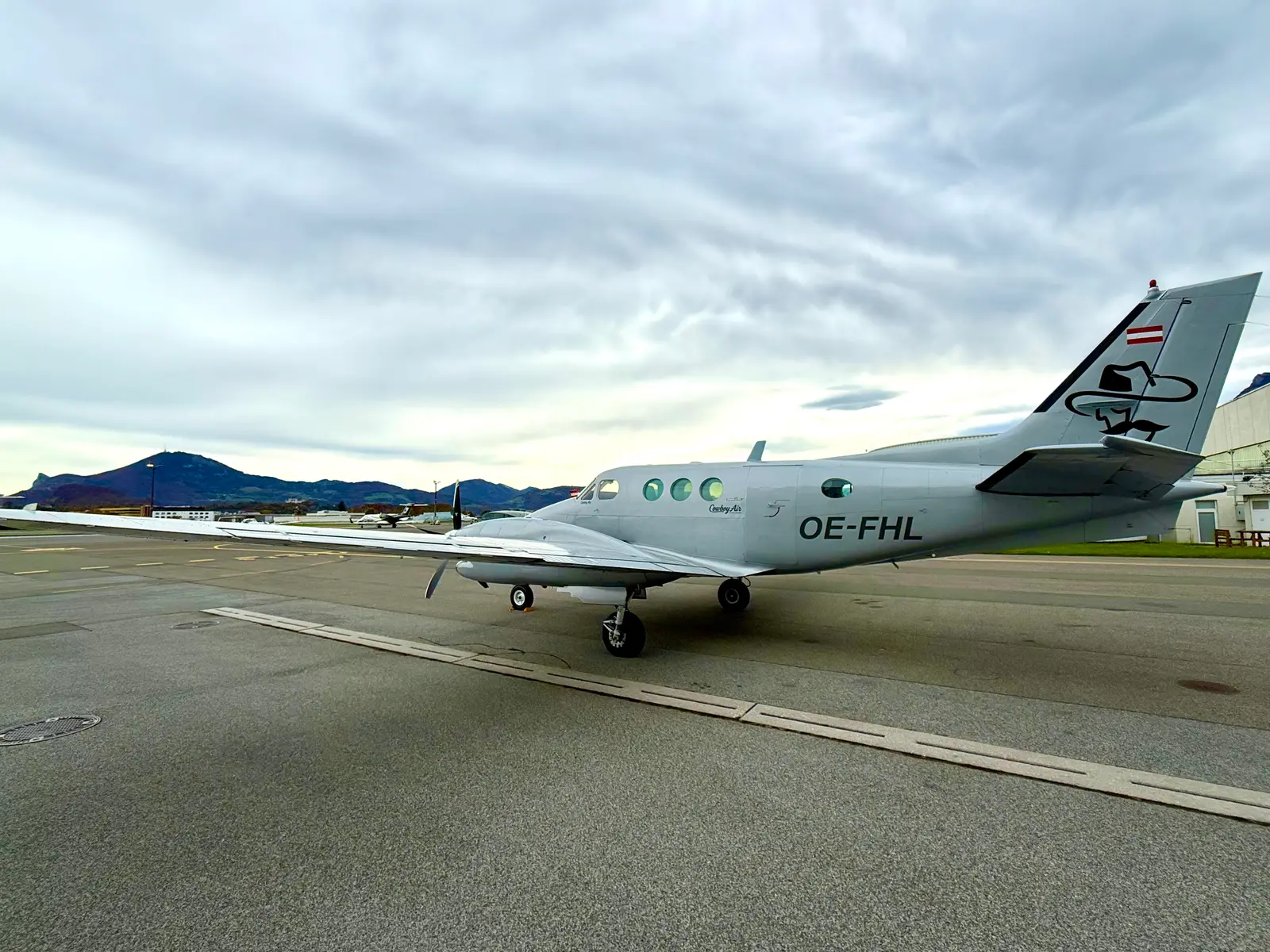 Beechcraft King Air C90A OE-FHL operated by Airlink Luftverkehrs GmbH photo 6