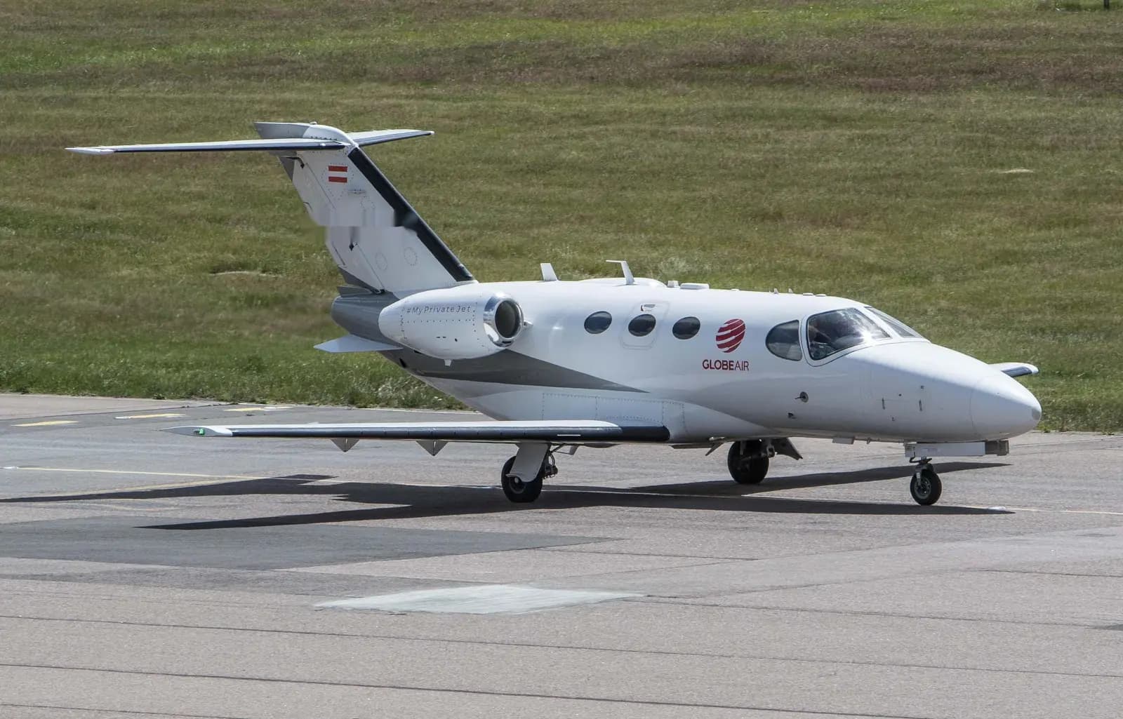 Cessna Citation Mustang OE-FOE operated by GlobeAir photo 4