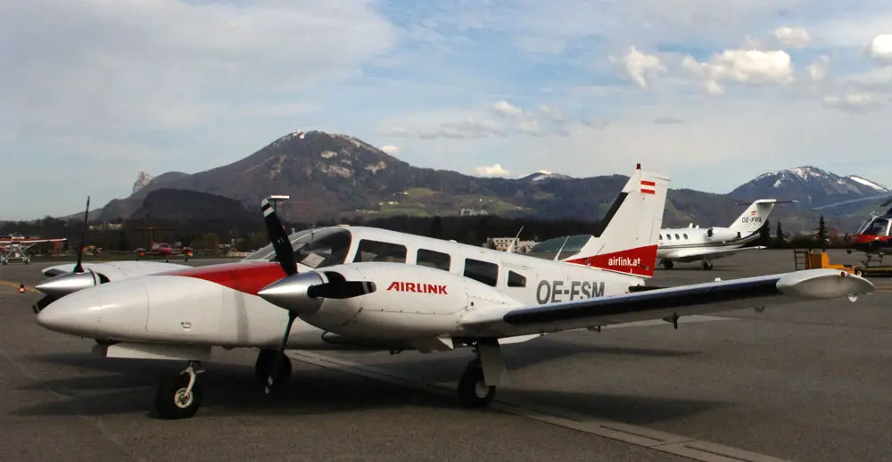 Piper PA-34-200T Seneca II OE-FSM operated by Airlink Luftverkehrs GmbH photo 2