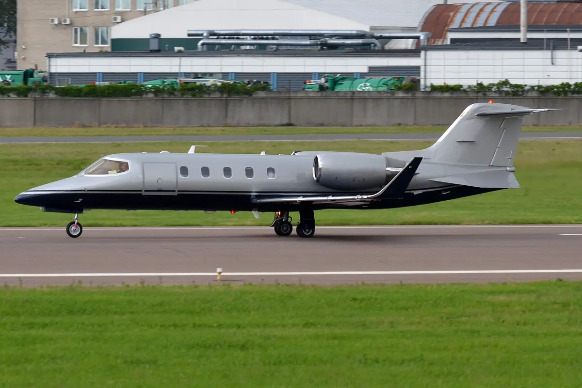 Bombardier Learjet 31A OE-GFD operated by Avcon Jet AG, exterior