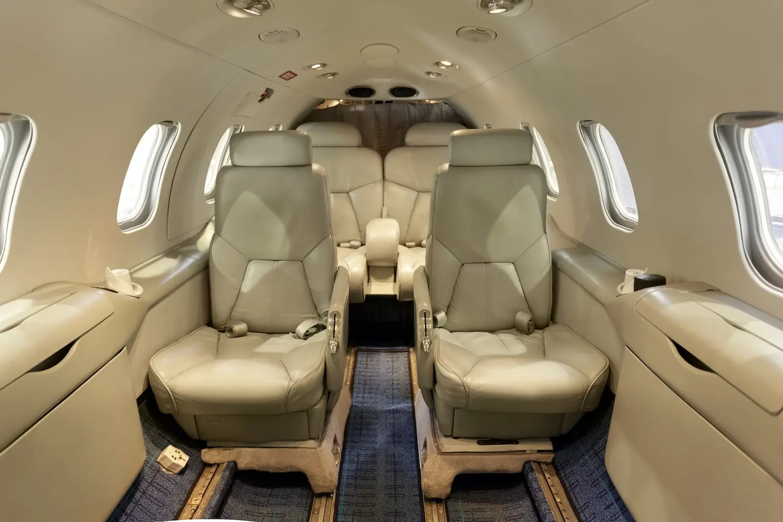 Bombardier Learjet 31A OE-GFD operated by Avcon Jet AG photo 6