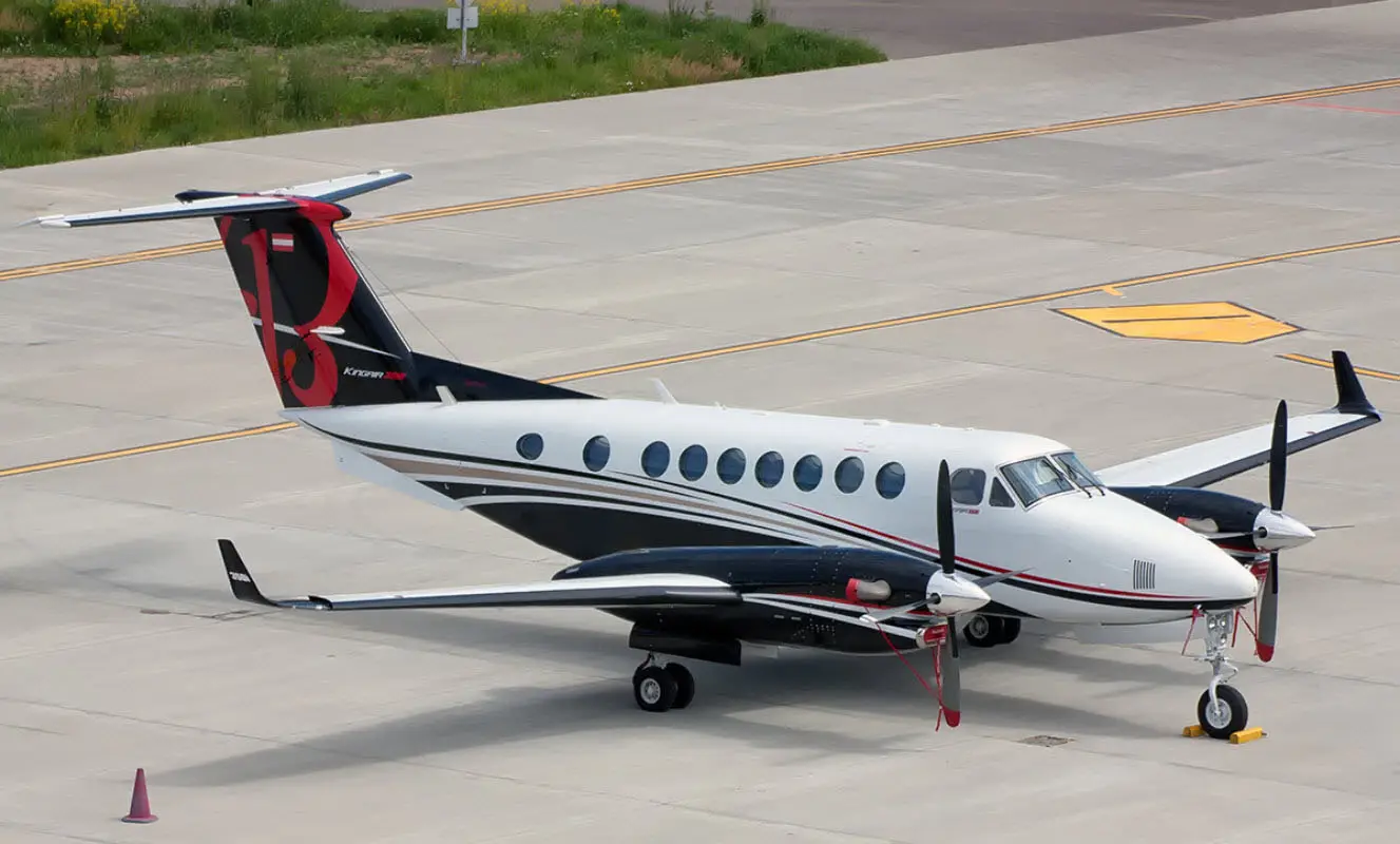 Beechcraft King Air 350 OE-GFM operated by Airlink Luftverkehrs GmbH photo 4