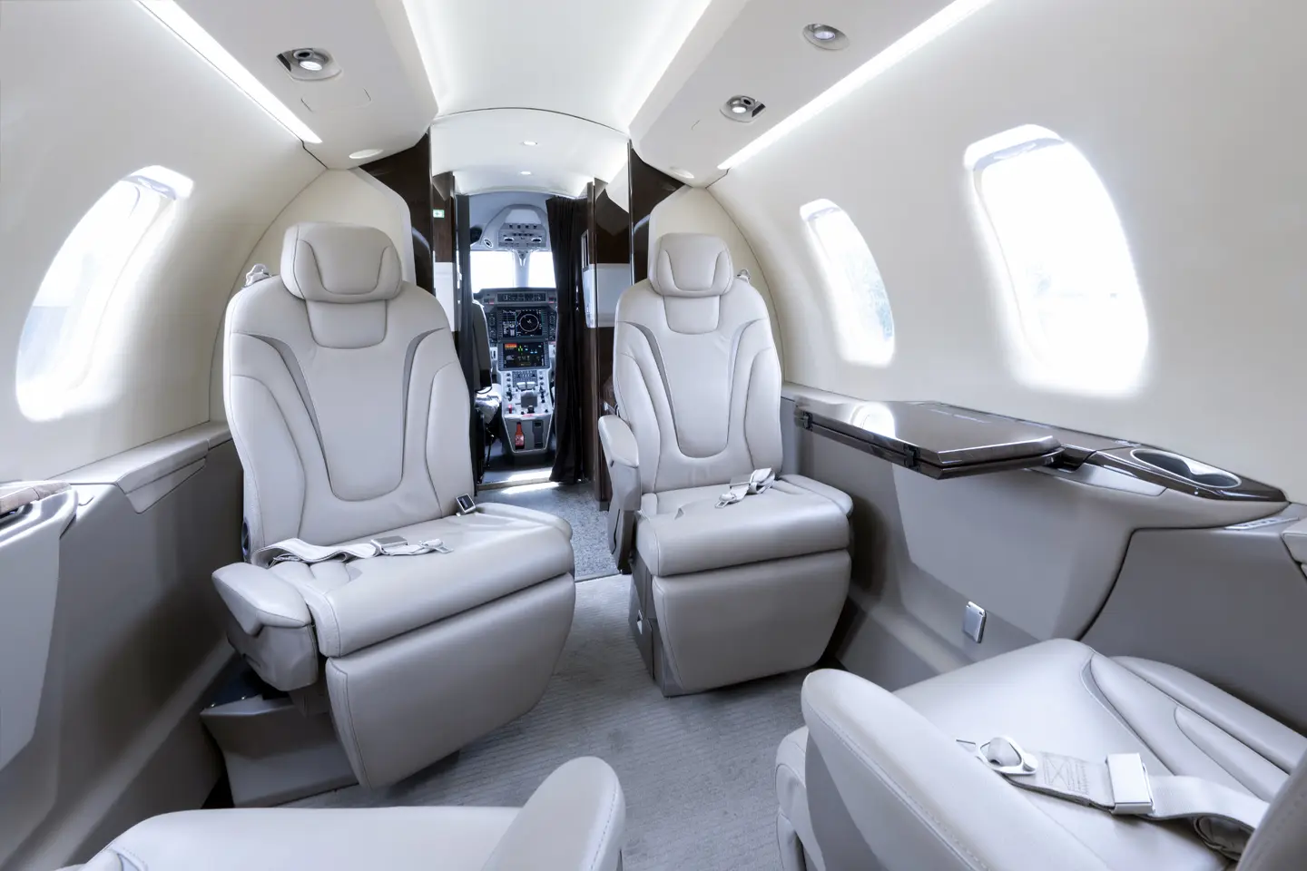 Pilatus PC-24 OE-GLB operated by Platoon Aviation photo 4