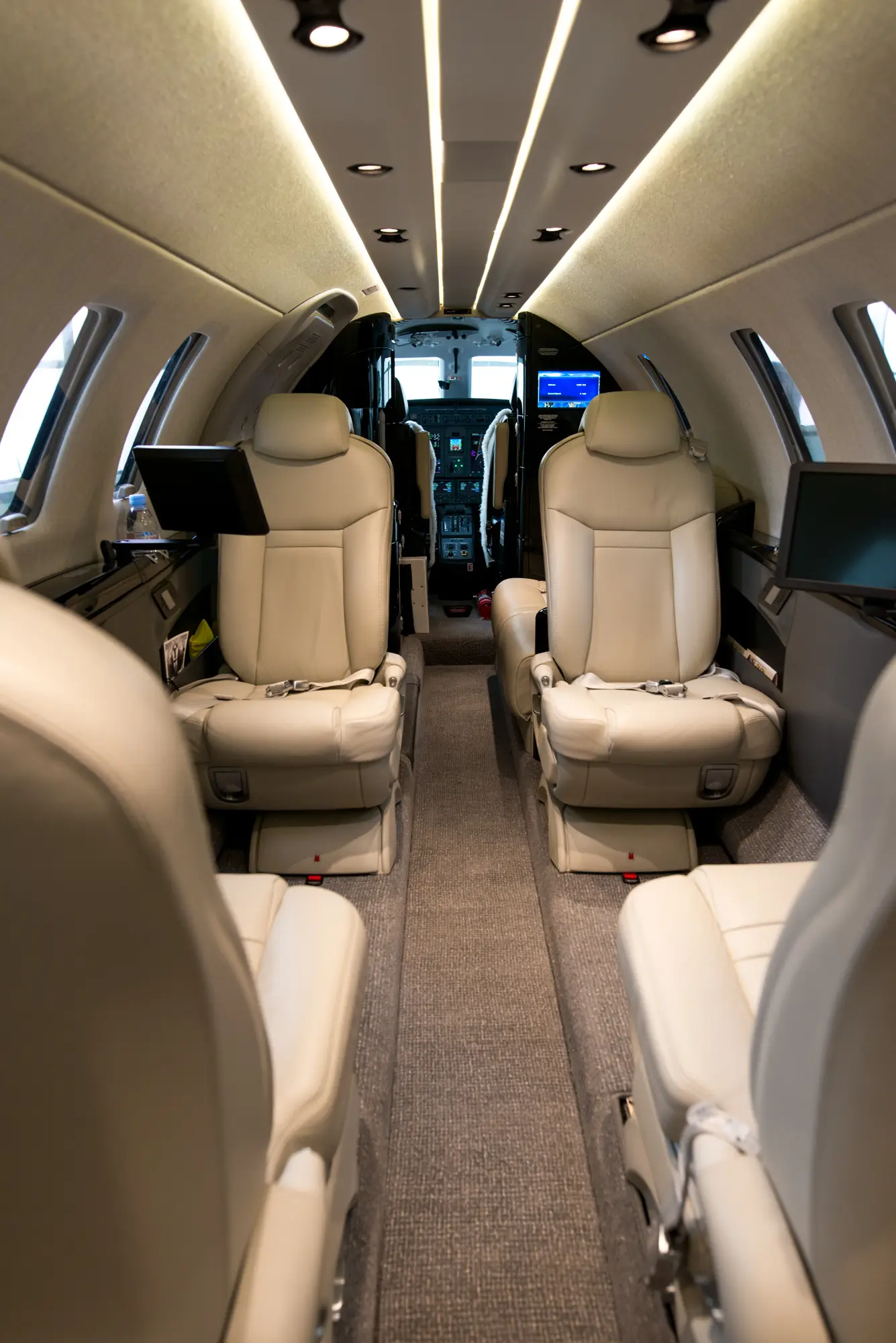 Cessna Citation CJ4 OE-GSX operated by Avcon Jet AG photo 5