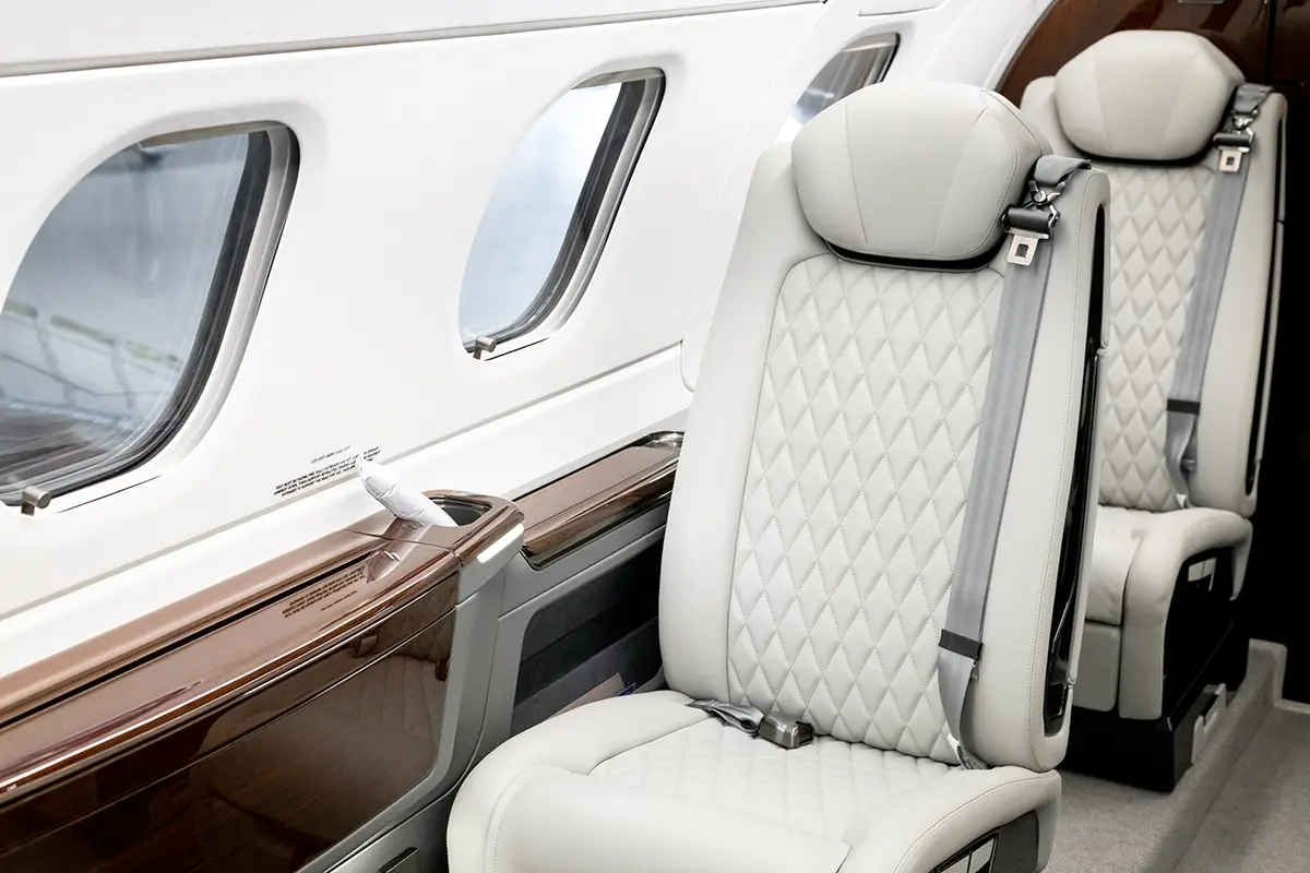 Embraer Phenom 300 OE-GTA operated by Haute Aviation photo 2