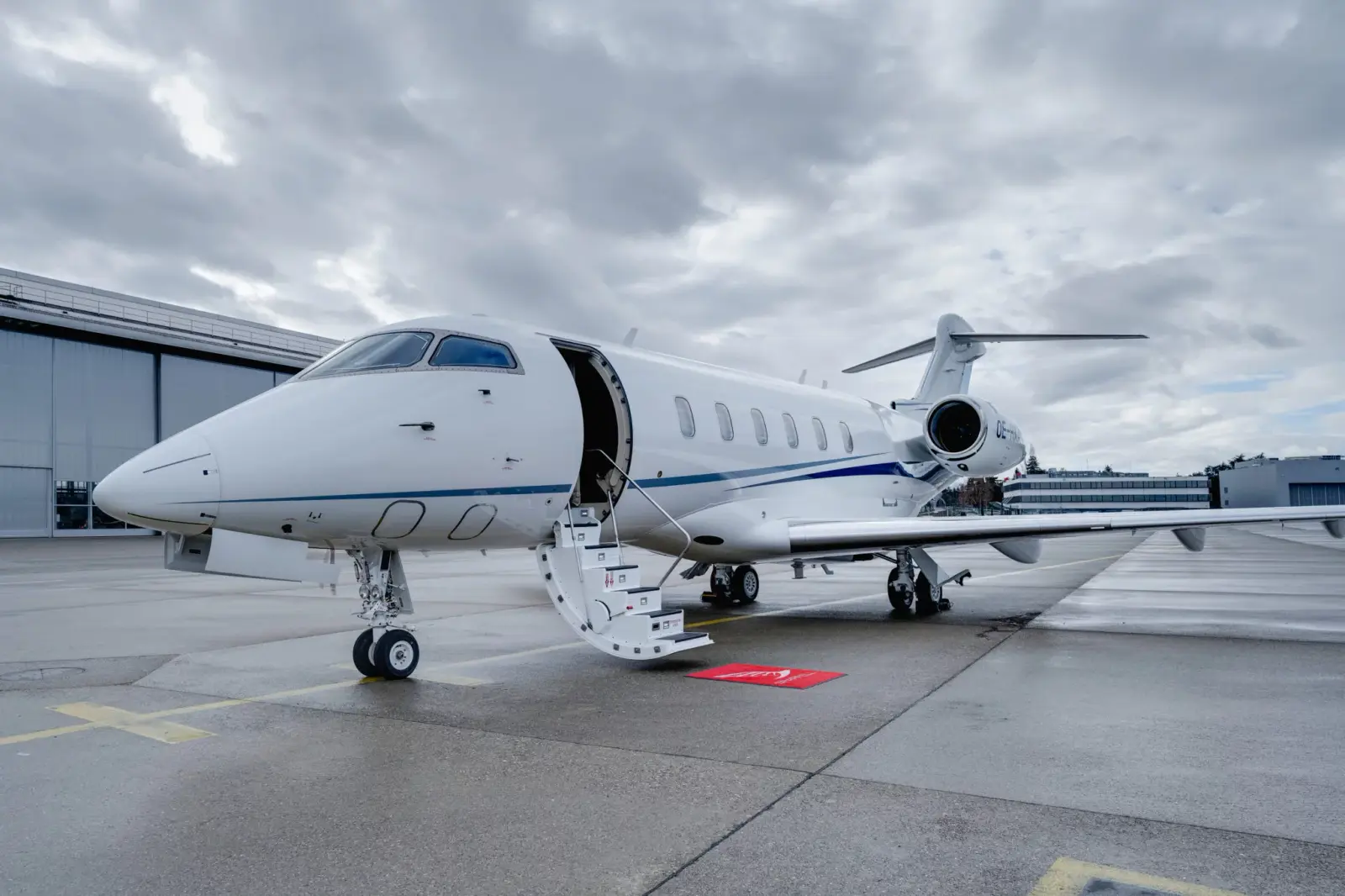 Bombardier Challenger 350 OE-HAA operated by SPARFELL Aviation Group photo 4