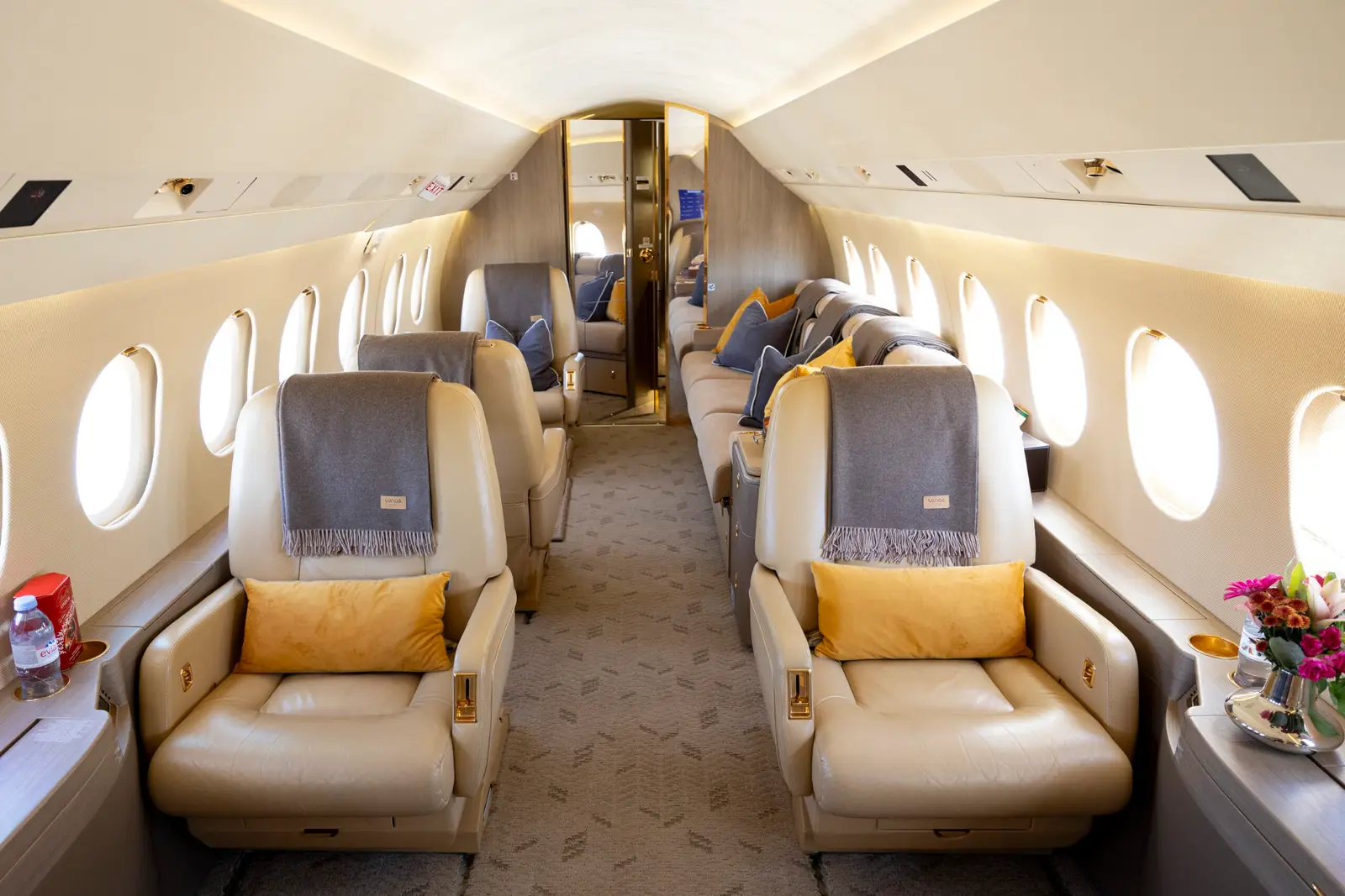 Dassault Falcon 2000EX OE-HCY operated by Skyside GmbH photo 6