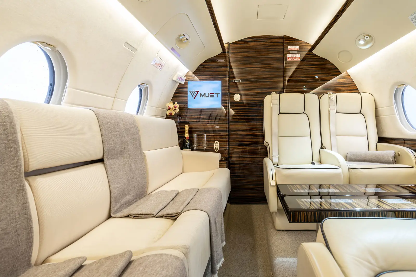 Gulfstream G200 OE-HGS operated by Mjet Gmbh photo 5