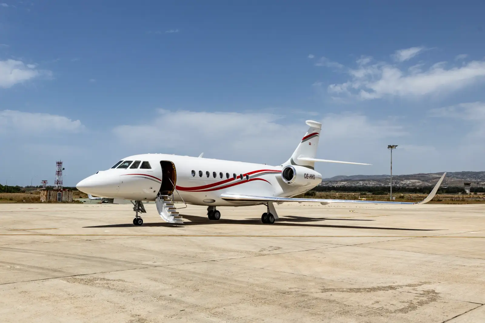 Dassault Falcon 2000LX OE-HLK operated by Skyside GmbH, exterior