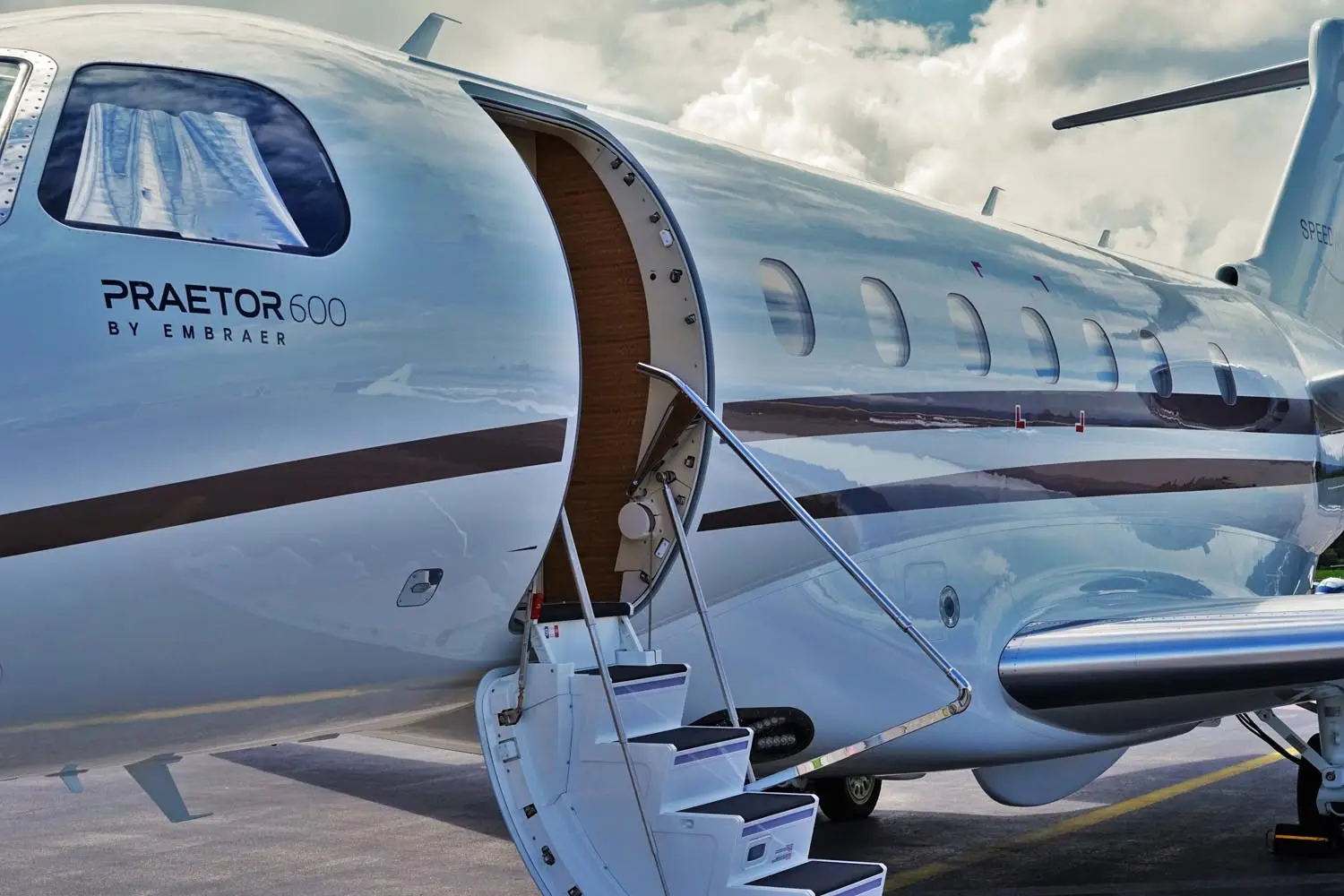 Embraer Praetor 600 OE-HPL operated by SPARFELL Aviation Group photo 4