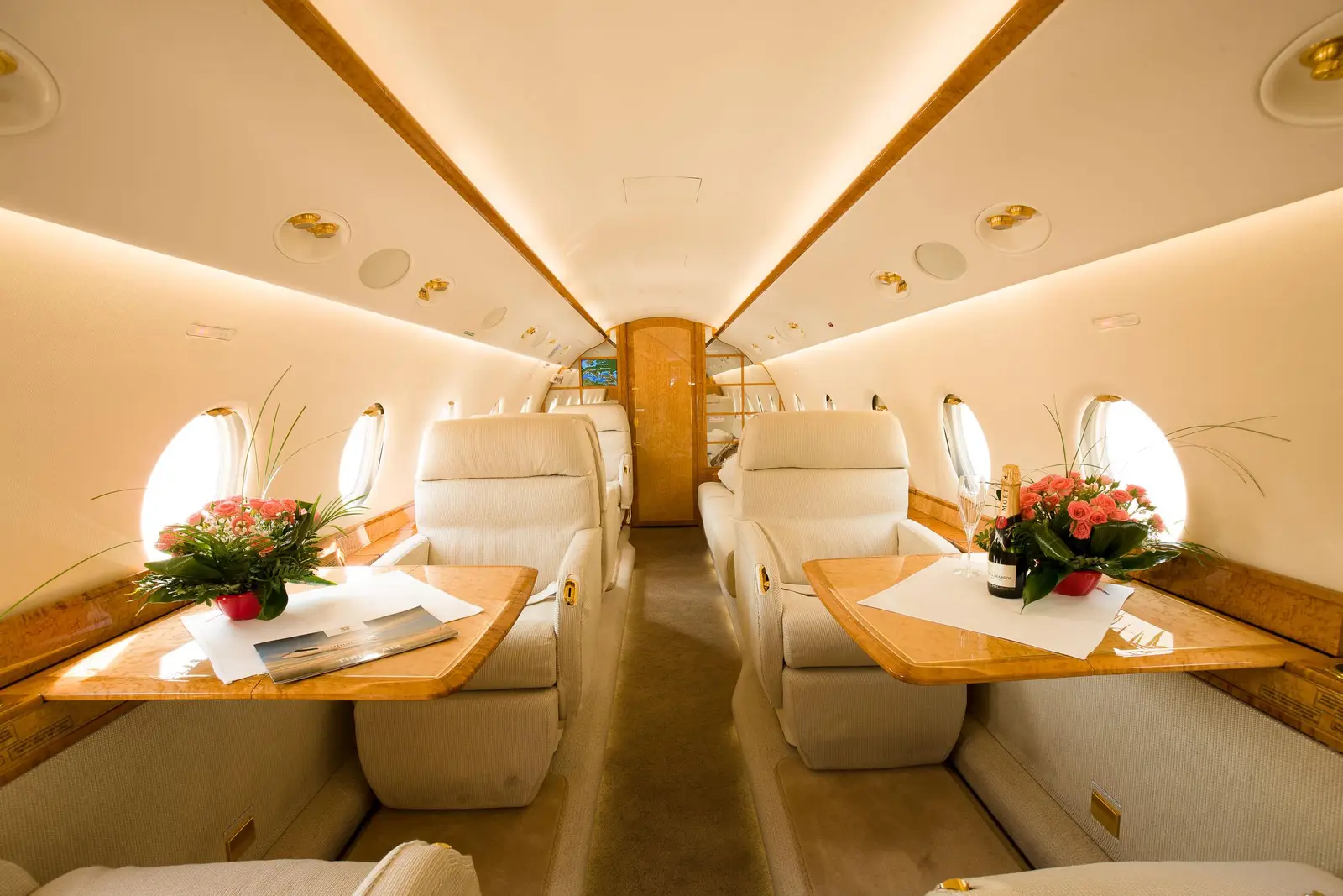Gulfstream G200 OE-HTI