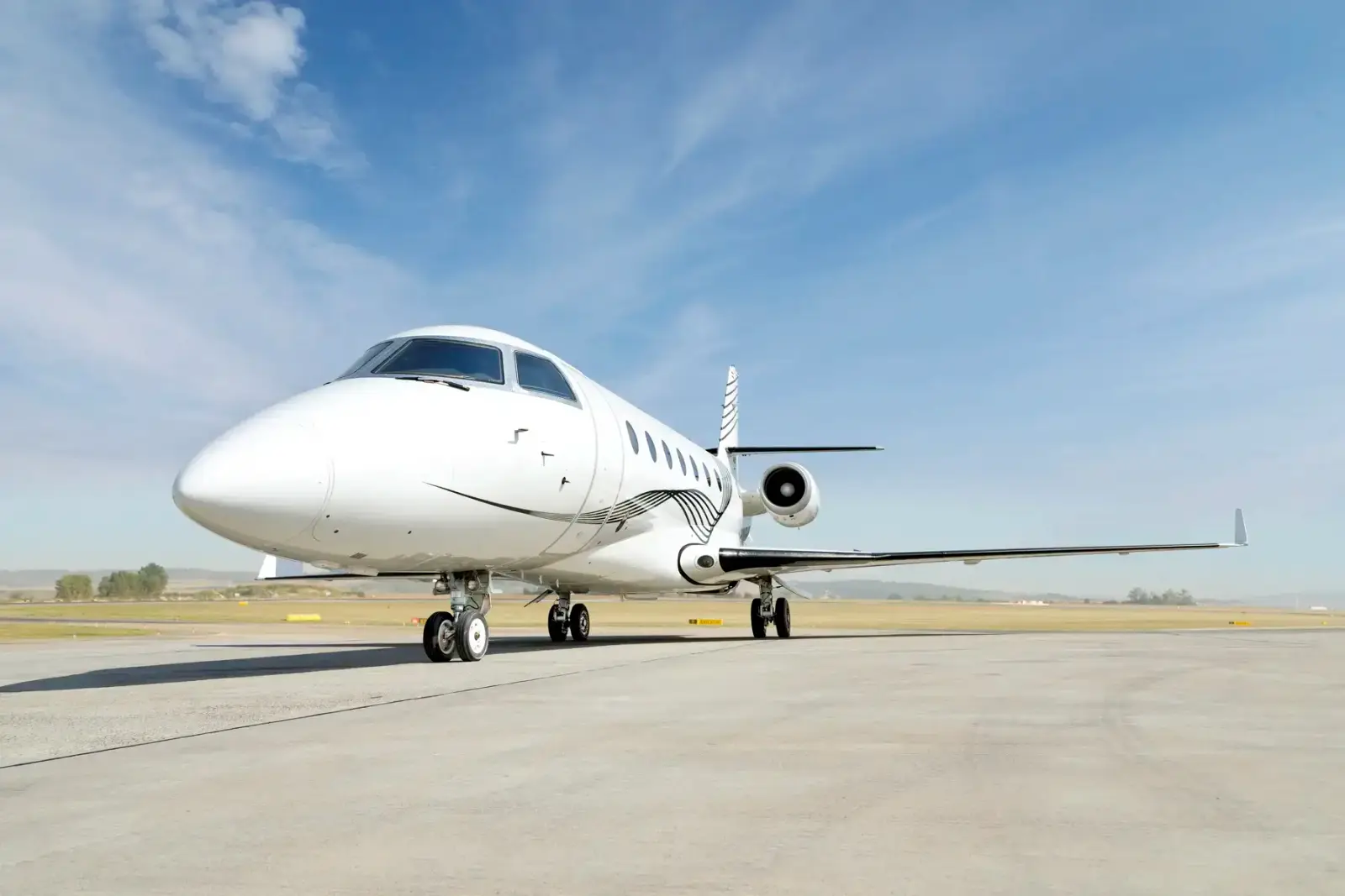 Gulfstream G200 OE-HTI operated by Avcon Jet AG photo 3