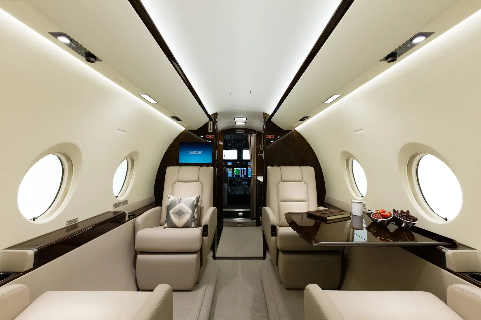 Gulfstream G280 OE-HWM operated by Alpine Sky Jets Ltd. photo 2