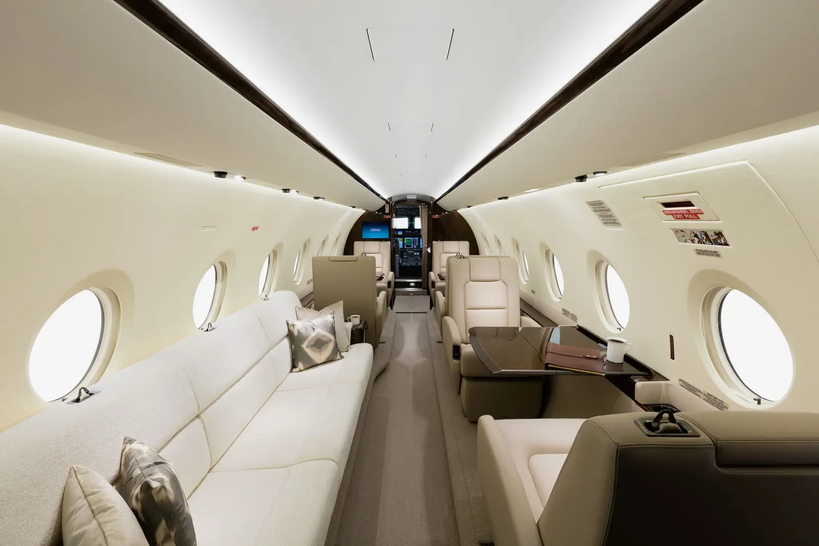 Gulfstream G280 OE-HWM operated by Alpine Sky Jets Ltd. photo 3