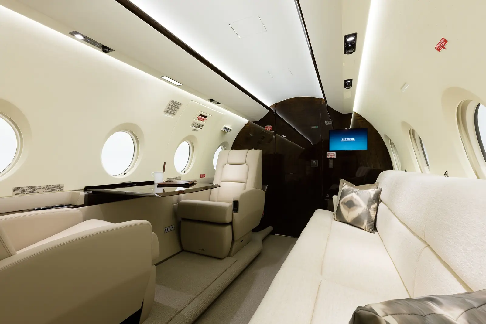 Gulfstream G280 OE-HWM operated by Alpine Sky Jets Ltd. photo 5