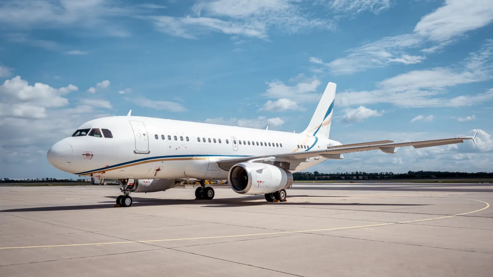 Airbus ACJ319 OE-ICE operated by Mjet Gmbh photo 4