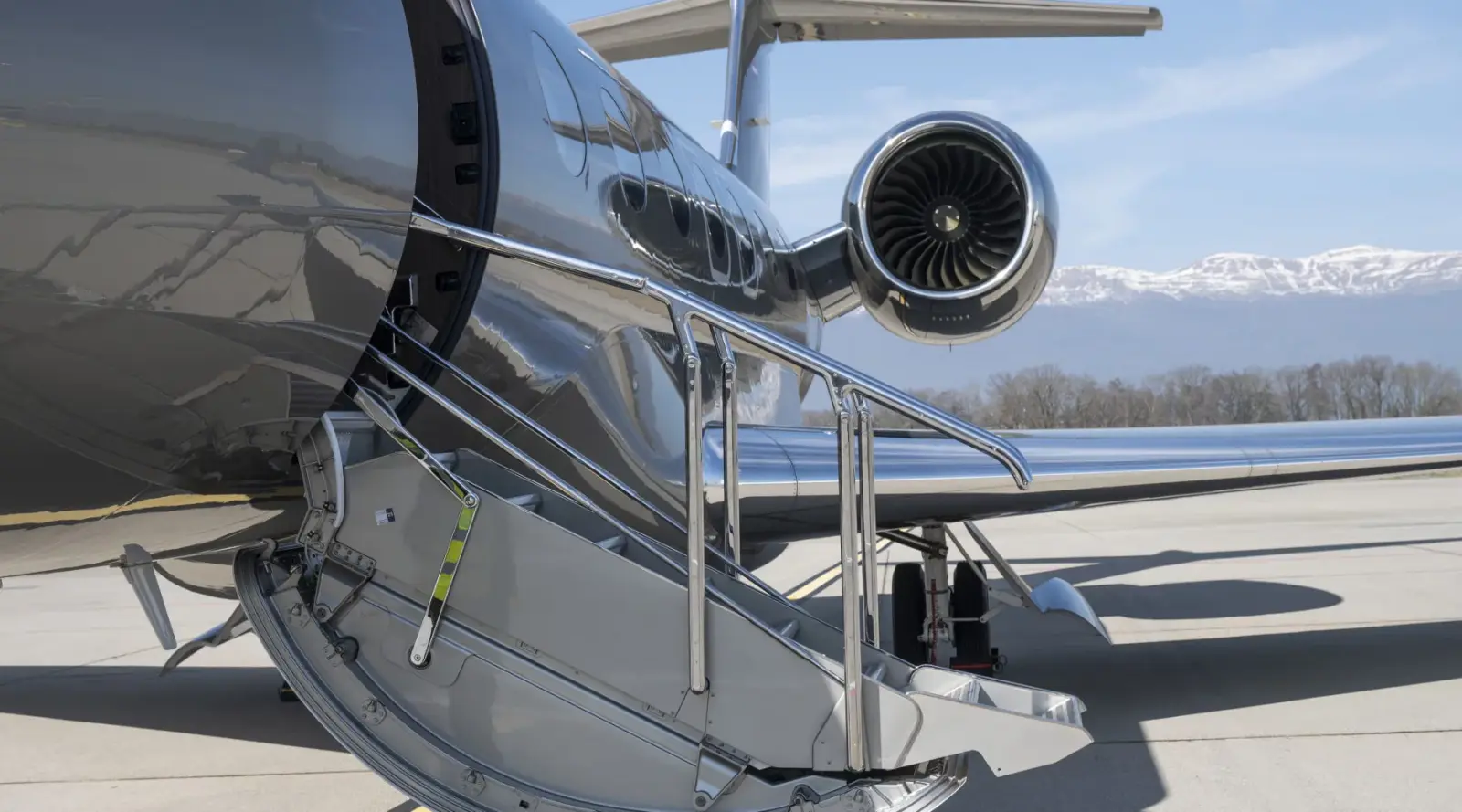 Gulfstream GVII-G500 OE-IDZ operated by SPARFELL Aviation Group photo 5