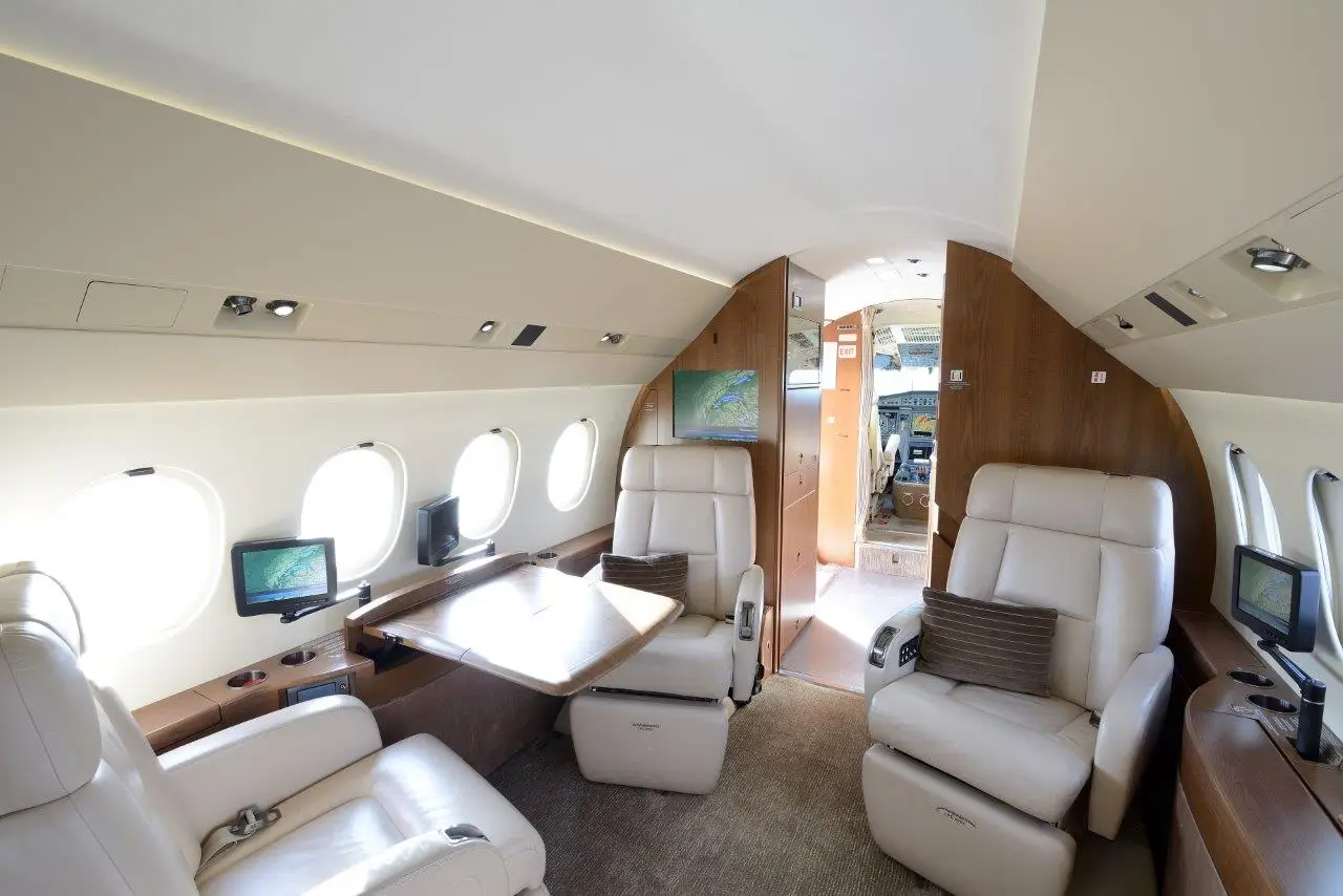 Dassault Falcon 900DX OE-IGE operated by International Jet Management GmbH photo 4