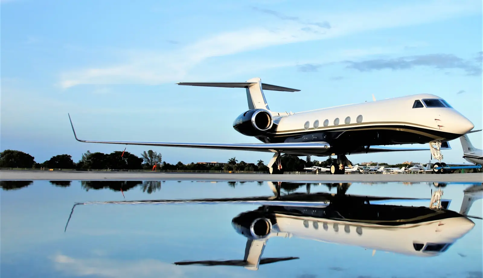 Gulfstream V OE-IIS operated by International Jet Management GmbH, exterior