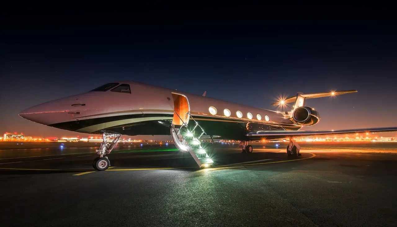 Gulfstream V OE-IIS operated by International Jet Management GmbH photo 5