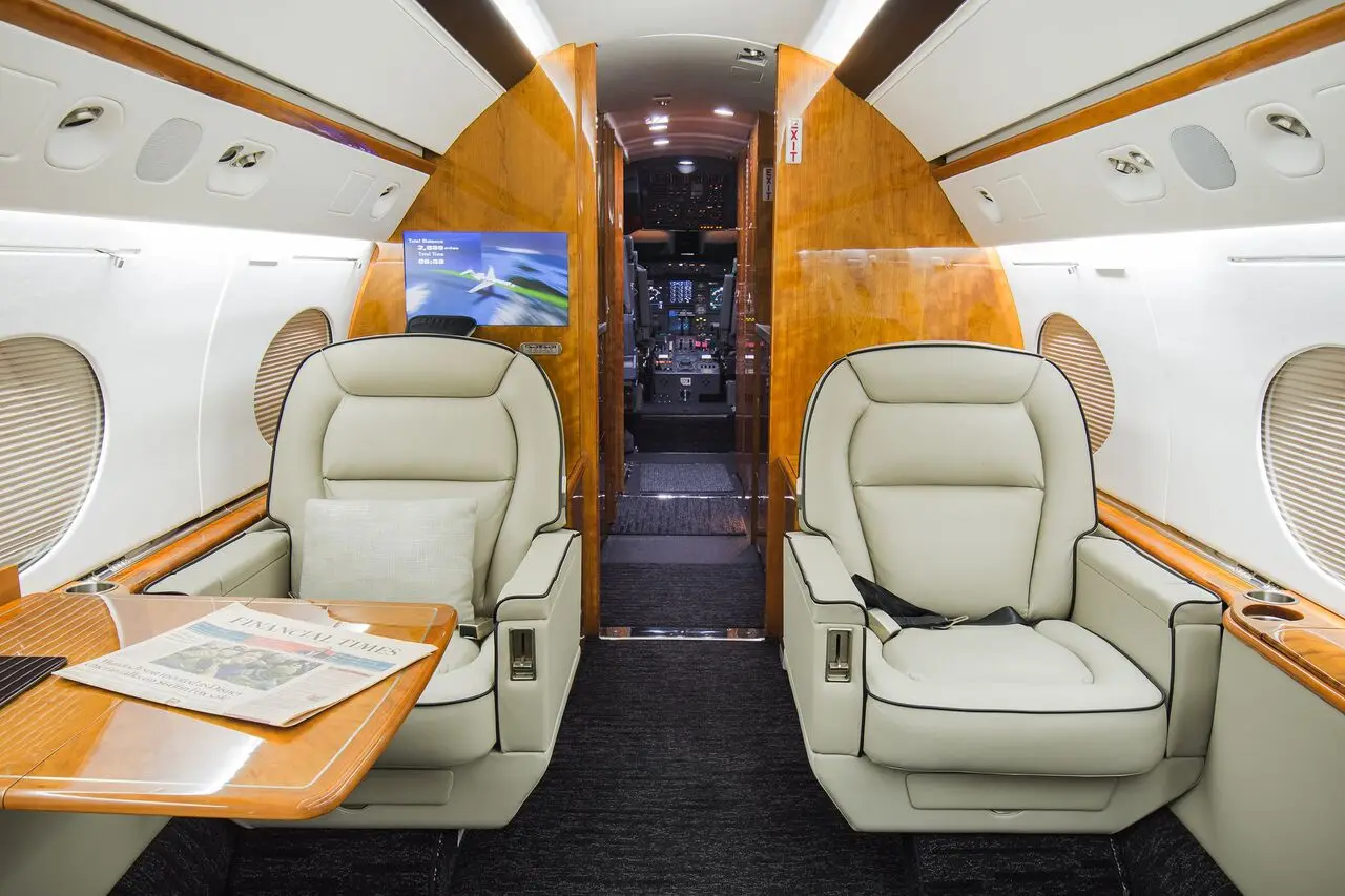 Gulfstream V OE-IIS operated by International Jet Management GmbH photo 6