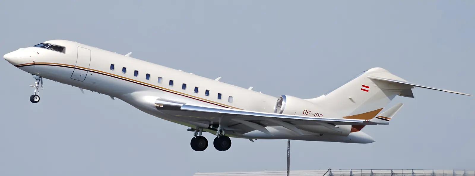 Bombardier Global 5000 OE-IOO operated by MS Aviation GmbH photo 4
