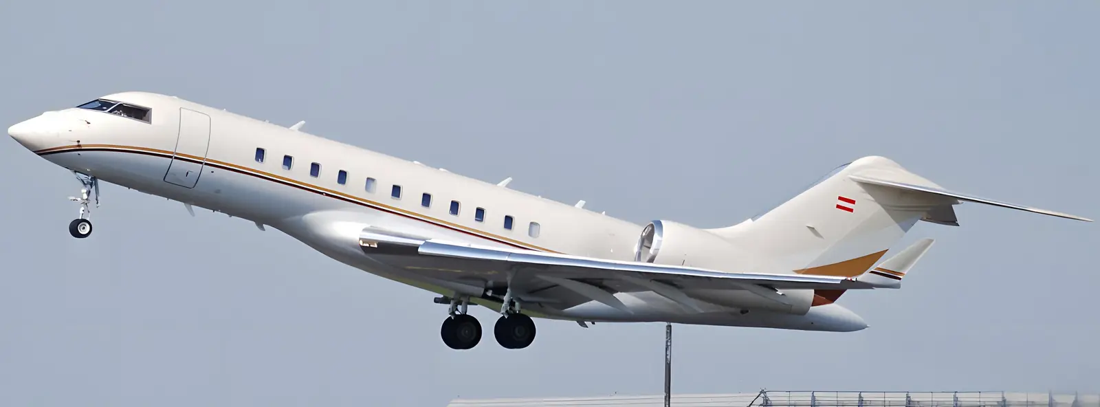 Bombardier Global 5000 OE-IOO operated by MS Aviation GmbH photo 6