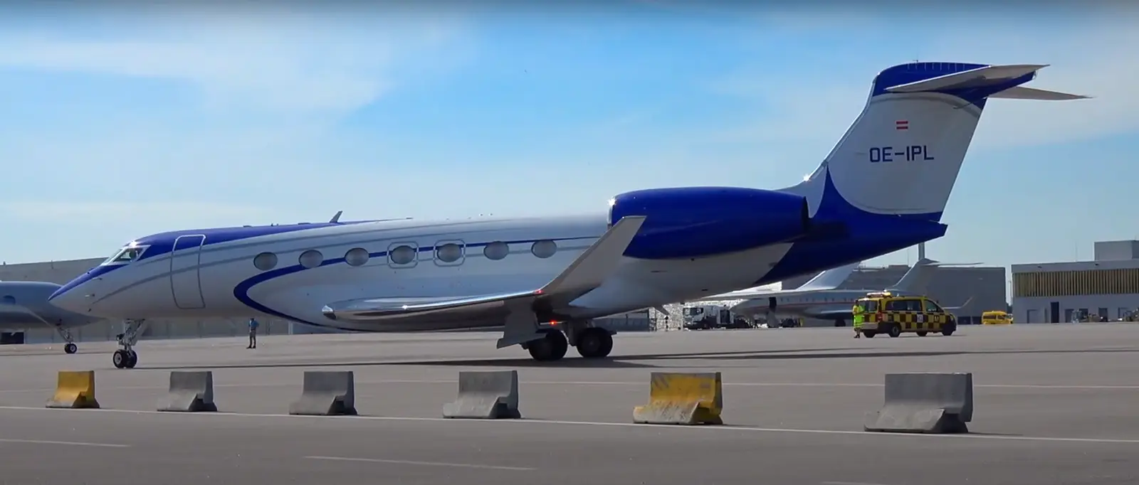 Gulfstream GVII-G600 OE-IPL operated by Alpi Jets GmbH, exterior