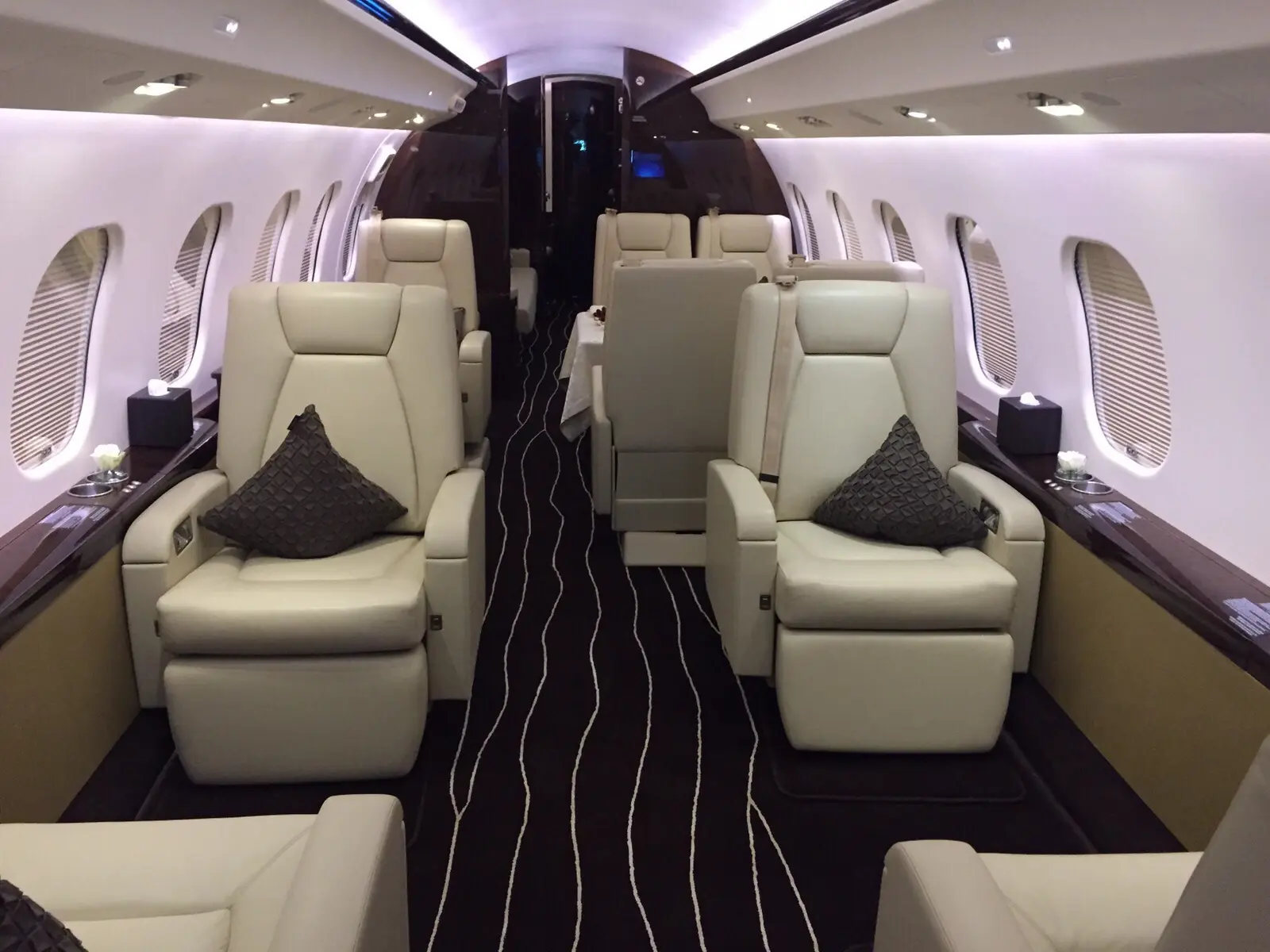 Bombardier Global Express XRS OE-ISJ operated by Avcon Jet AG, exterior