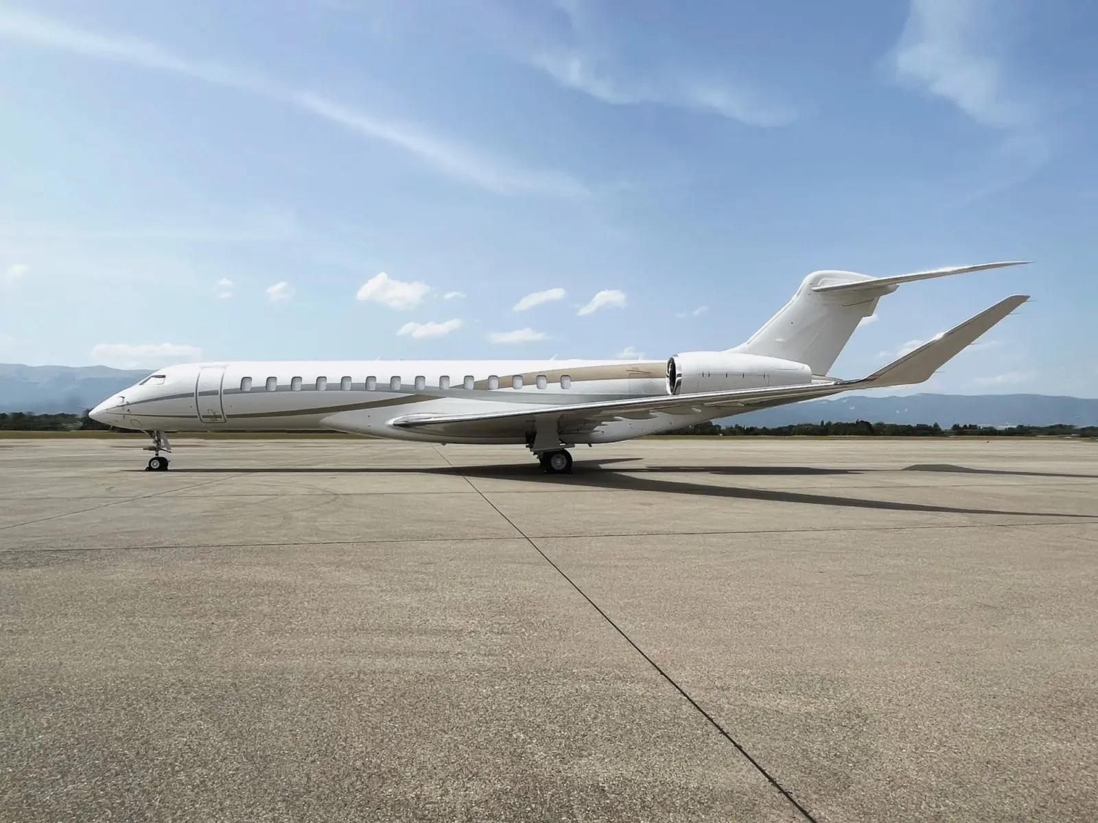 Bombardier Global 7500 OE-IXI
