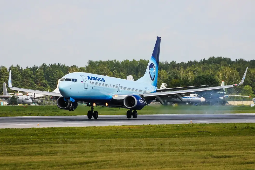 Boeing 737-800 OE-IXJ operated by ASL Aviation Holdings, exterior