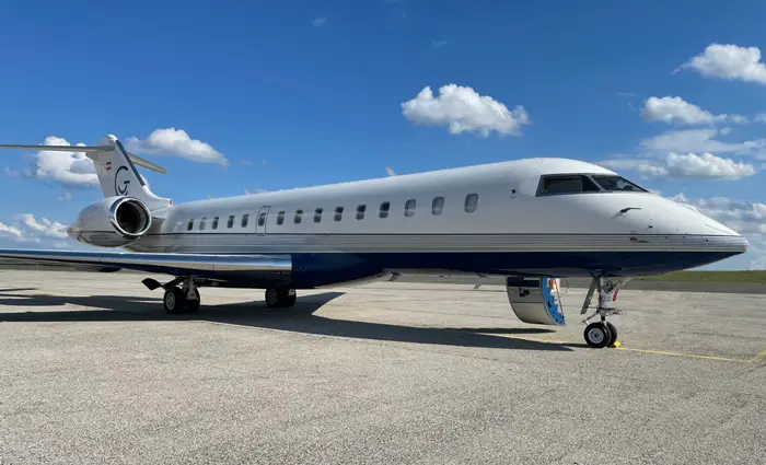 Bombardier Global Express XRS OE-LCA operated by Avcon Jet AG photo 3