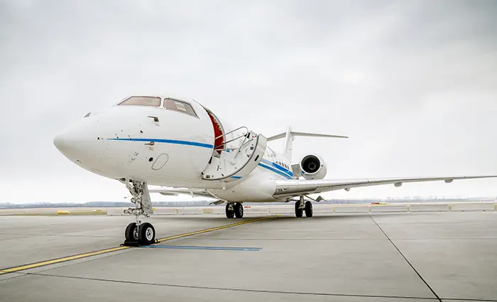 Bombardier Global 6000 OE-LCS operated by Avcon Jet AG photo 4