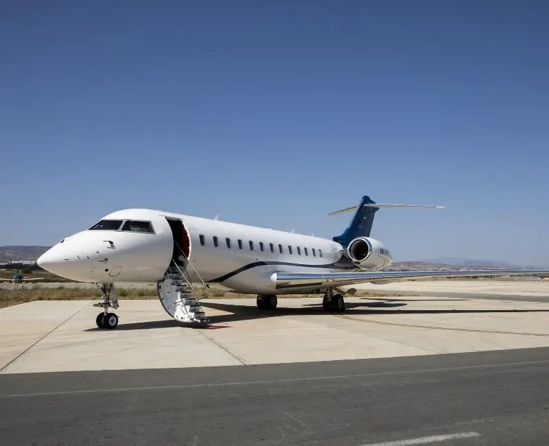 Bombardier Global 6000 OE-LHC operated by Skyside GmbH photo 5